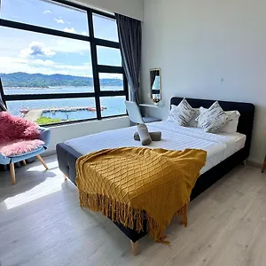 Jesselton Quay: Sea View With Pool And Wi-fi