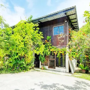Oyo 90800 Rumah Pangi