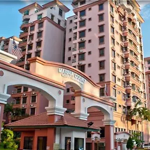 Apartment Marina Court Kk *