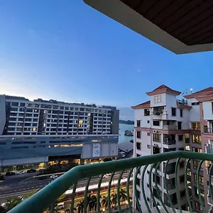 Ber-santai At Marina Court Guest house
