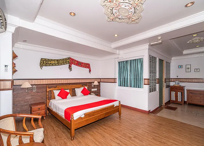 OYO 89864 Hotel Holiday Park Kota Kinabalu Foto