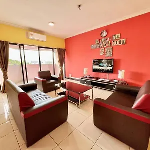 Marina Court Penthouse Vacation 5 Bedrooms - 15 Pax *
