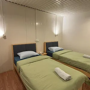 5 Minutes Inn *