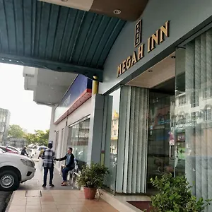 Hotel Megah *