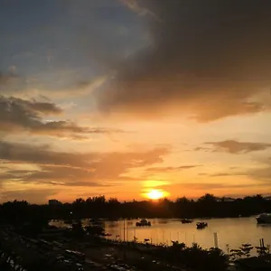 Marina Court Center 3bedrooms 1200sf Parking Apartment Kota Kinabalu