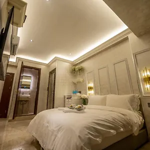 A @ Between Hilton & Cititel Hotel 4*